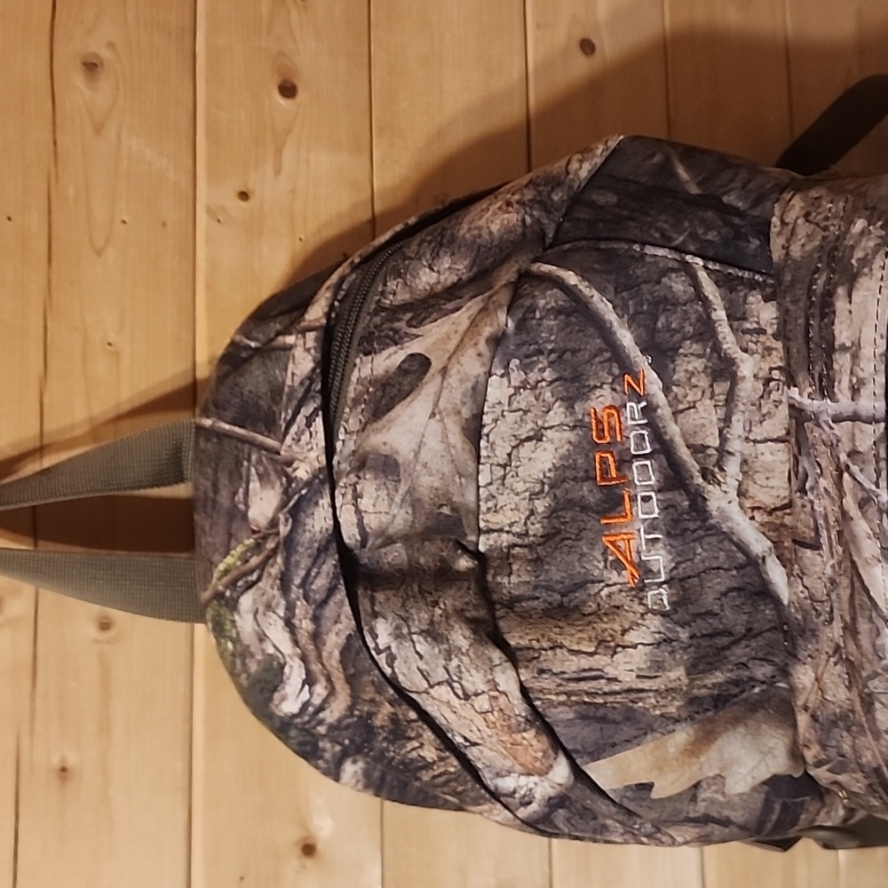ALPS Outdoorz Backpack Ranger Day Pack - Picture 4 of 8